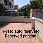 Valevalehome - Gallery With Fully Equipped Kitchen, Reserved Parking, Big Garden Apartment