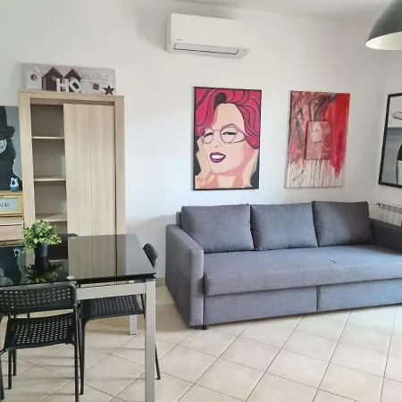 Valevalehome - Gallery With Fully Equipped Kitchen, Reserved Parking, Big Garden Apartamento Olbia