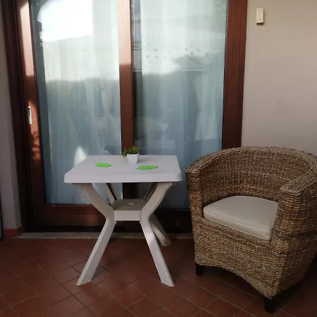 Valevalehome - Gallery With Fully Equipped Kitchen, Reserved Parking, Big Garden Apartment