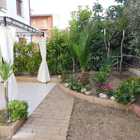 Valevalehome - Gallery With Fully Equipped Kitchen, Reserved Parking, Big Garden Apartamento